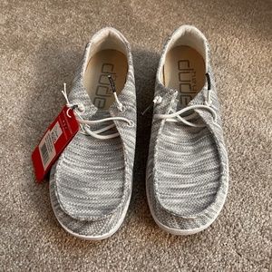 NEW Women’s “Wendy Sox” Hey Dudes size 6 in Glaicer Grey